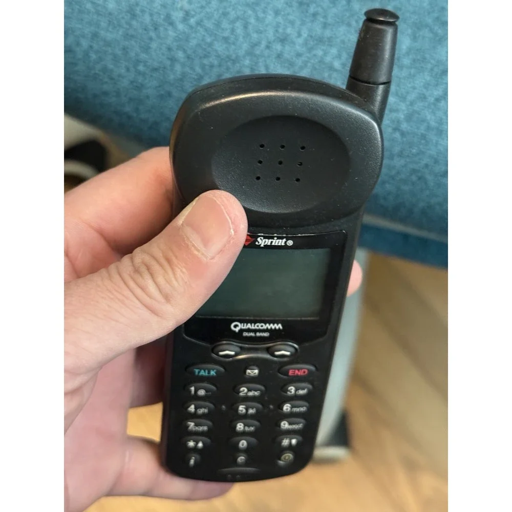 Qualcomm QCP-2760 (Sprint) Cell Phone, Untested , No Power Cord